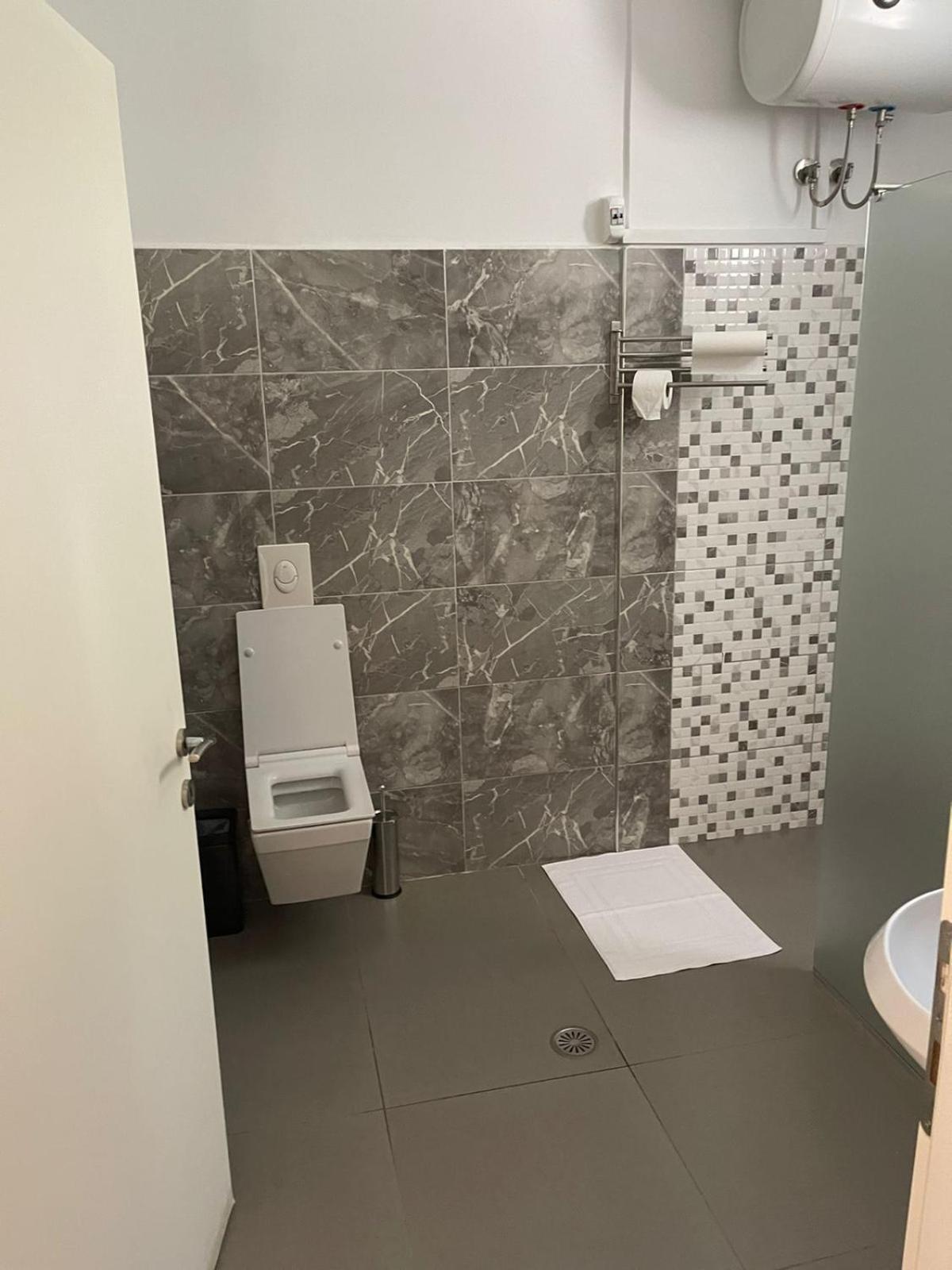 Aries Apartments Sarande Exterior photo