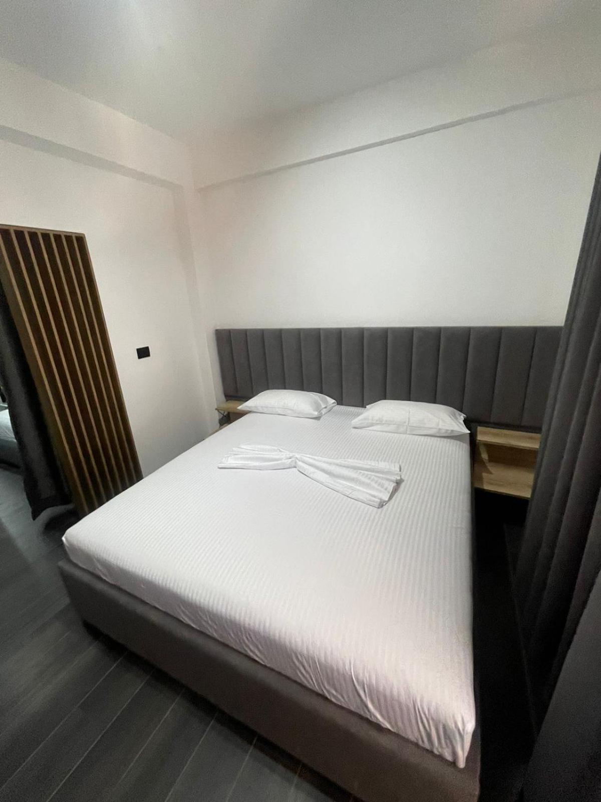 Aries Apartments Sarande Exterior photo