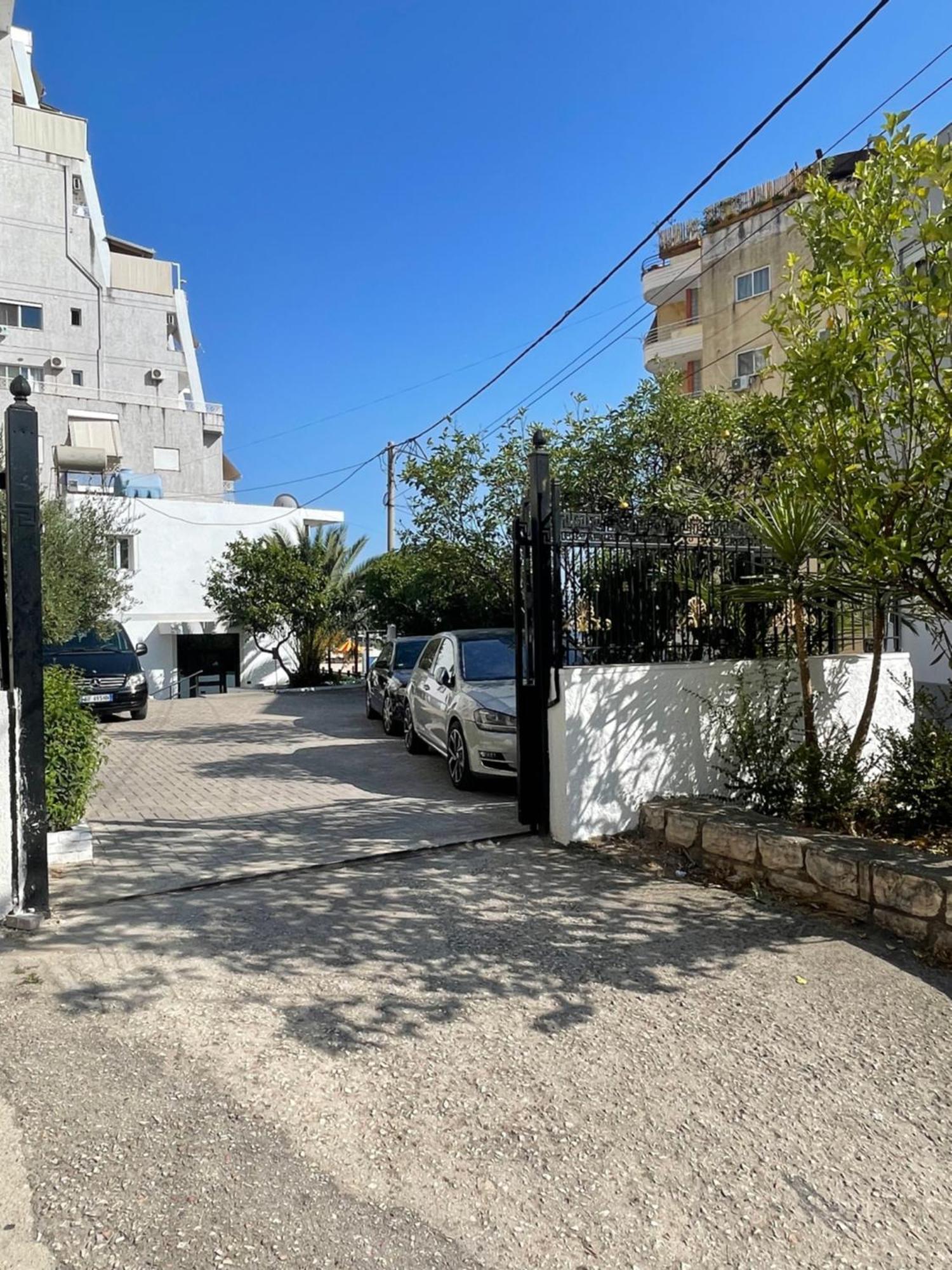 Aries Apartments Sarande Exterior photo